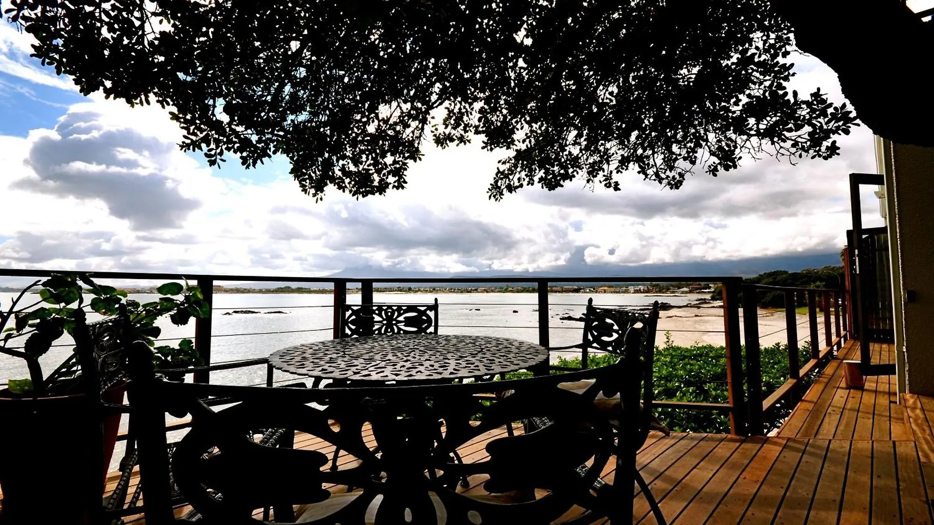 Driftwood Beach Villa Gordonʼs Bay